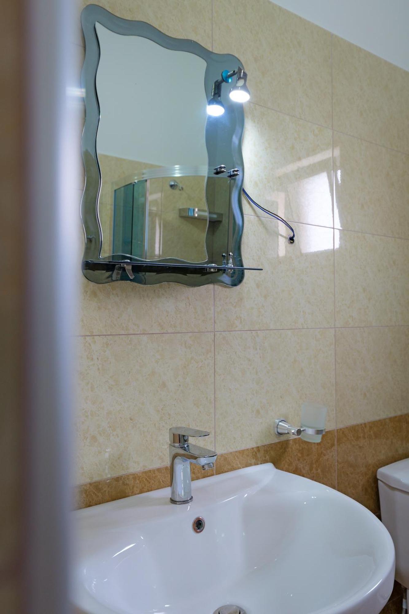 Vila Aurora Hotell Ksamil Exteriör bild