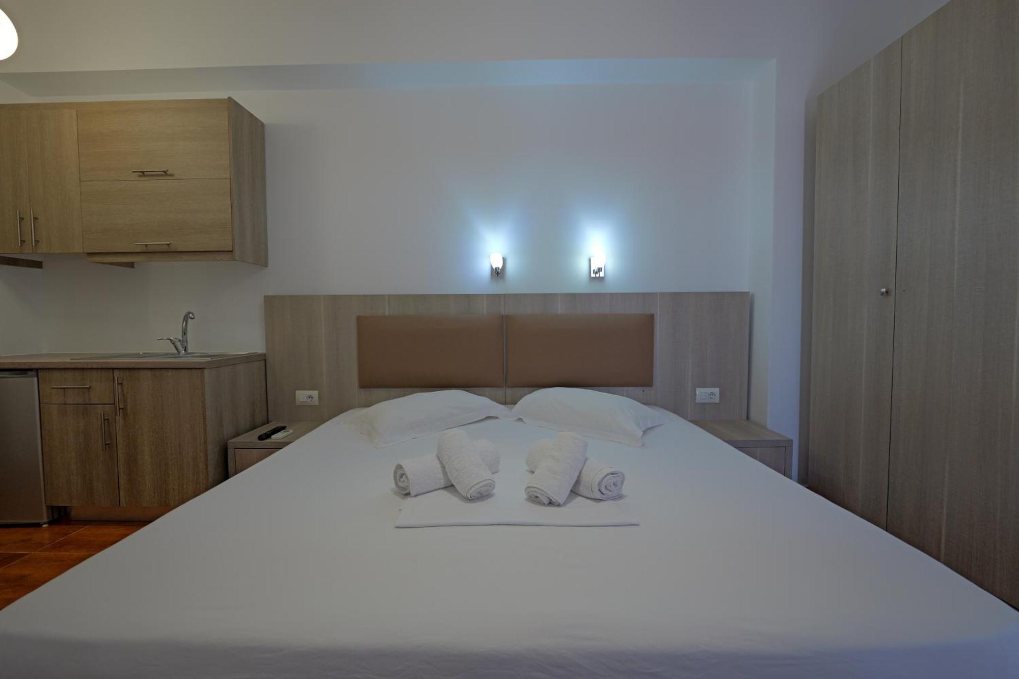 Vila Aurora Hotell Ksamil Exteriör bild