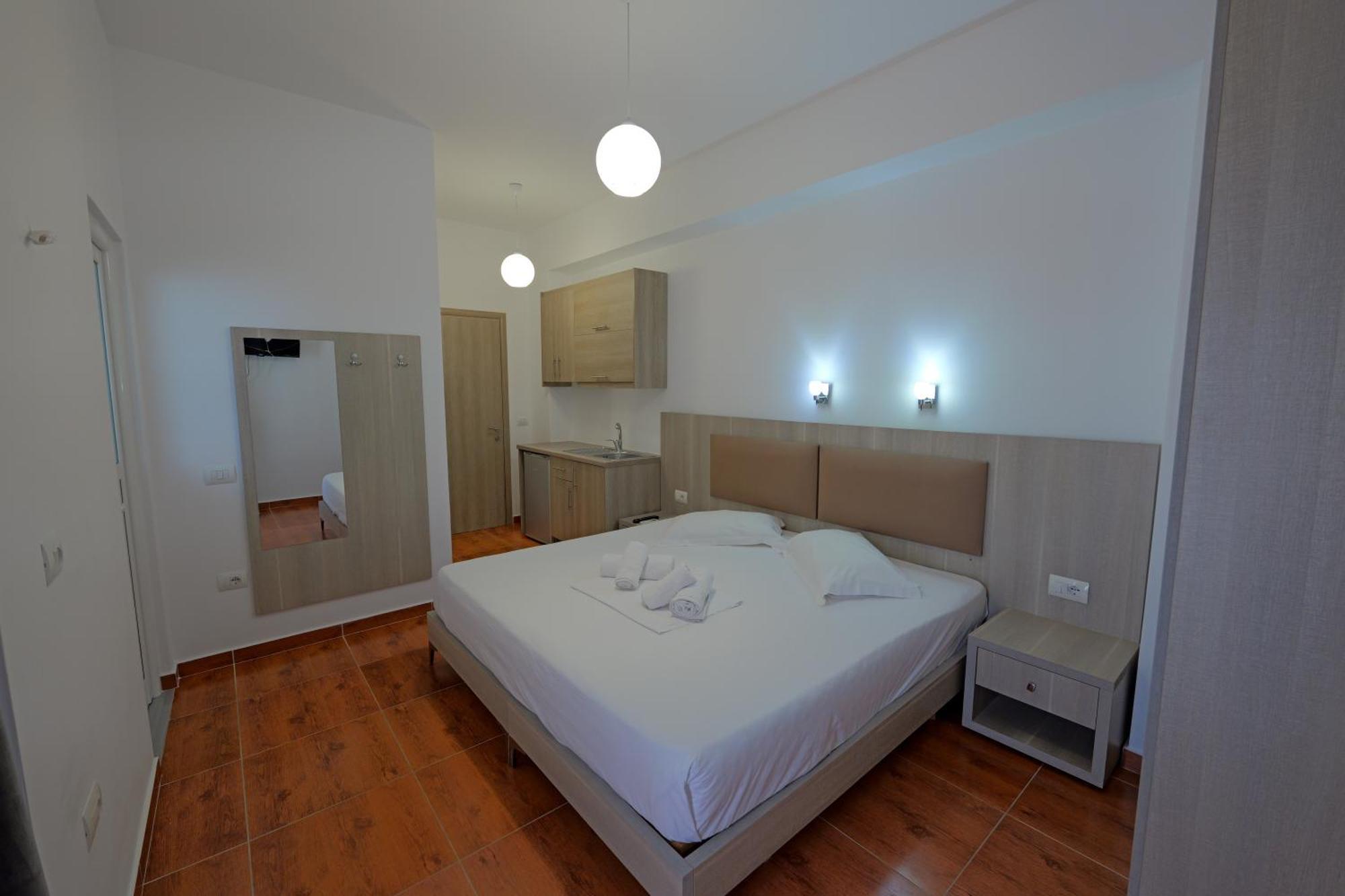 Vila Aurora Hotell Ksamil Exteriör bild