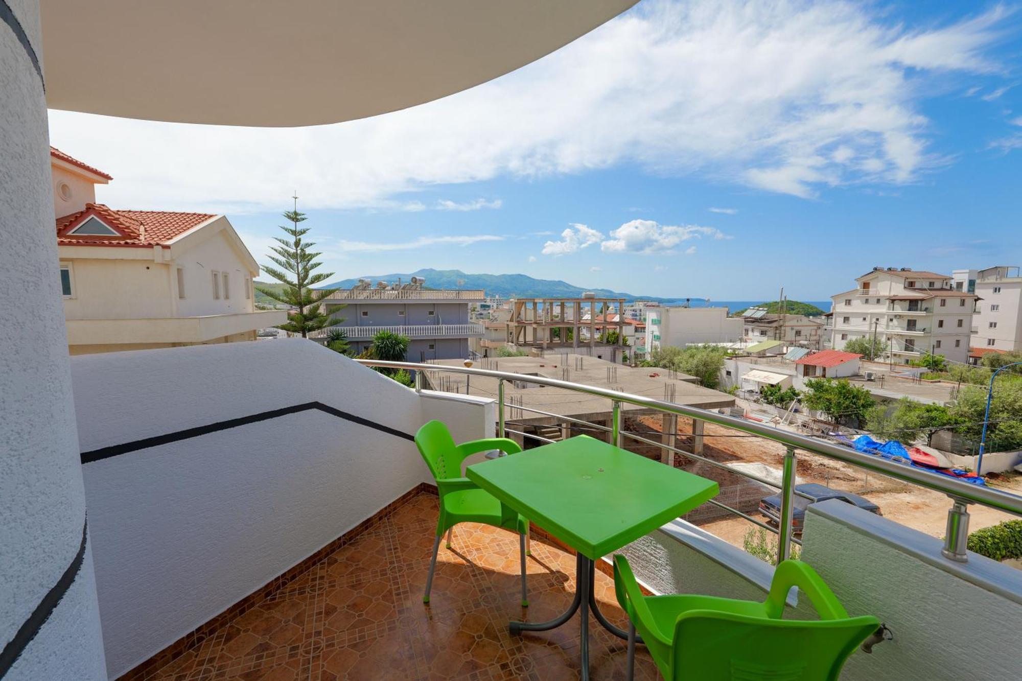 Vila Aurora Hotell Ksamil Exteriör bild